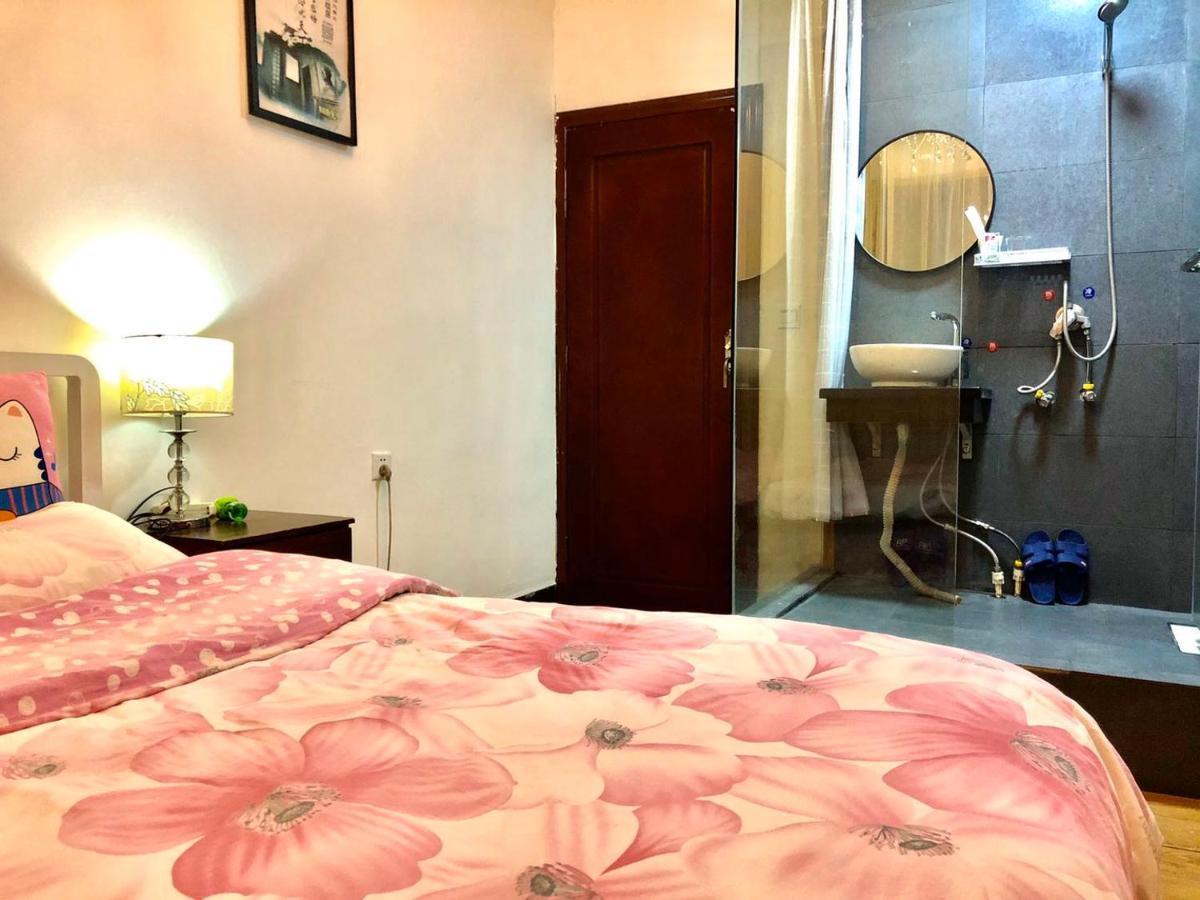 Fenghuang Little Bear Family Guest House Buitenkant foto