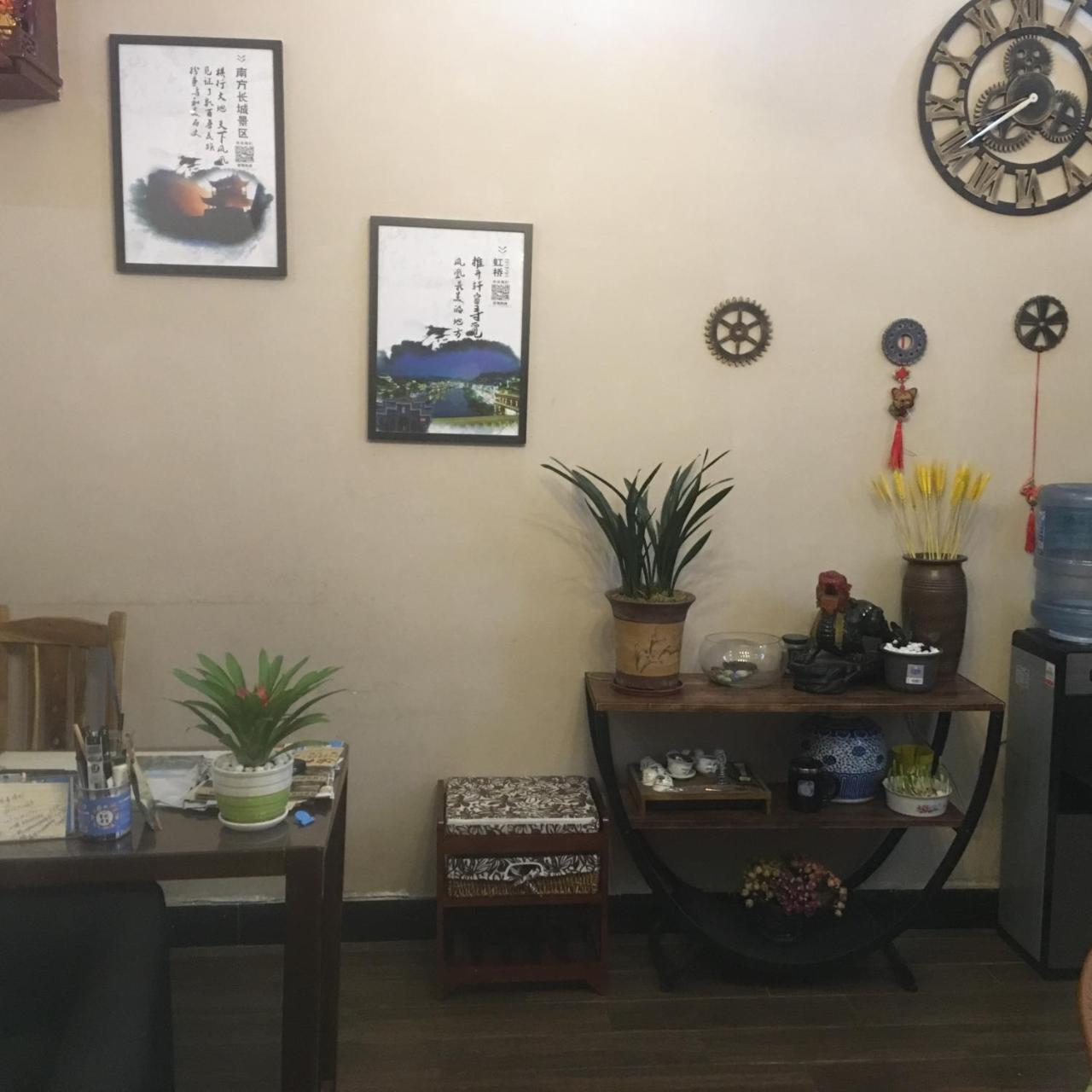 Fenghuang Little Bear Family Guest House Buitenkant foto