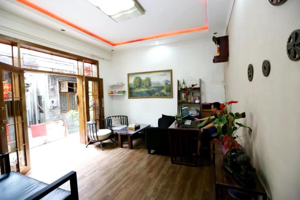 Fenghuang Little Bear Family Guest House Buitenkant foto